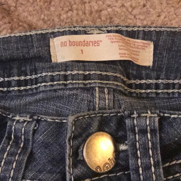 Med. Blue Boot Cut Jeans - Picture 3 of 4